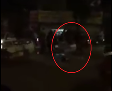 Video: Tài xế ô tô đánh gục tài xế xe máy sau va chạm giao thông