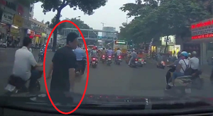 Lừa đảo dàn cảnh va quệt, nhảy lên ô tô bắt vạ tài xế: Công an bắt đối tượng đầu tiên