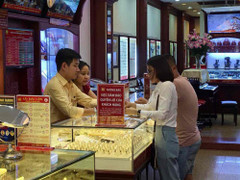 Giá vàng hôm nay 18/10: Thị trường trong nước bình thản trước biến động từ thế giới