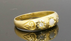 Giá vàng hôm nay 23/10: Đang ở trạng thái tốt để mua vào