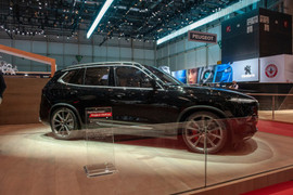 VinFast Lux SA2.0 và Lux V8: Bộ đôi SUV hoàn hảo của ô tô Việt