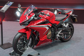 Mẫu motor Honda CBR150R ra mắt phiên bản mới, giá bán từ 66,7 triệu đồng