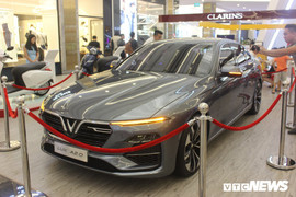 Xe VinFast Lux A2.0 được giới thiệu tại Paris Motor Show 2018 giờ ra sao?