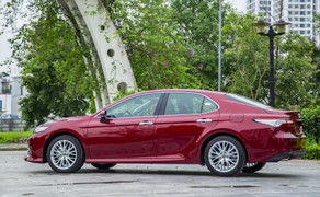 Vừa mới ra mắt, đại lý đã 'hét giá' Toyota Camry 2019 chênh 100 triệu đồng