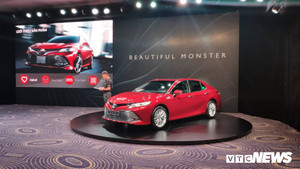 Những hình ảnh đầu tiên của Toyota Camry 2019 tại Việt Nam
