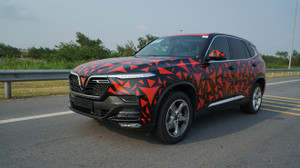 Xe VinFast lăn bánh, sẵn sàng đi xuyên Việt