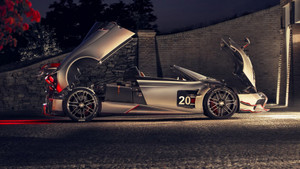 Mê mẩn trước vẻ đẹp của siêu xe mui trần Pagani Huayra Roadster BC