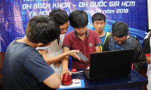 Chân dung 4 chàng 'thợ điện' đối đầu những 'gã khổng lồ' công nghệ