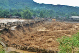 Mưa dông bao trùm, các tỉnh miền Bắc đối mặt nguy cơ lũ quét, sạt lở