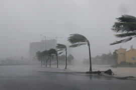 Áp thấp xuất hiện trên Biển Đông, mưa dông bao trùm cả nước