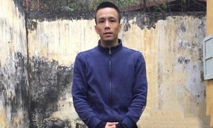 Bị nhắc nhở khi quay lén cảnh vợ mổ đẻ, nam thanh niên lao vào hành hung bác sĩ