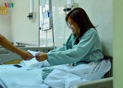 Lãnh đạo Hà Nội thăm bệnh nhân sốc ma tuý để làm gì?