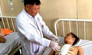 Thanh niên bị kẻ xấu chặn đường đâm thủng tim thoát chết kỳ diệu