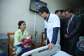 Phó thủ tướng Vũ Đức Đam: 'Tôi là phó thủ tướng có bác sĩ, sao dân lại không?'