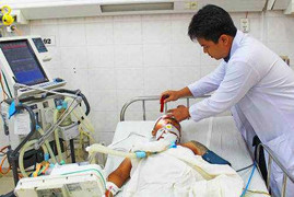 Chàng trai bị bạn 'ngáo đá' đâm xuyên sọ