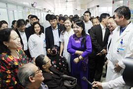 Tôn vinh 134 thầy thuốc được Chủ tịch nước phong tặng danh hiệu Thầy thuốc Nhân dân