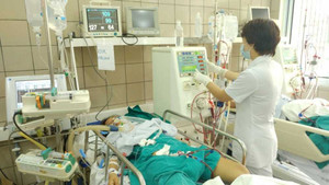 Hà Nội: Công an làm việc với đầu nậu cung cấp rượu siêu rẻ