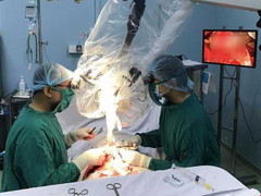 Bác sĩ kể chuyện chồng chiều vợ phải trả giá đắt khi 'cơi nới' của quý