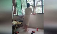 Trào lưu 'máy chạy bộ' bằng sữa tắm gây sốt tại Trung Quốc