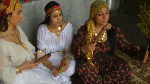 Video: Phù thủy bỏ 'bùa yêu' qua mạng Internet?