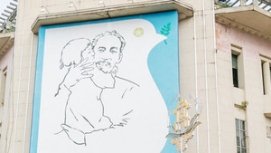 Chuyện chưa kể về bức tranh 40 tuổi ở ngã tư Tràng Tiền