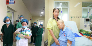 Xúc động ca mổ bắt con cho sản phụ bị ung thư giai đoạn cuối