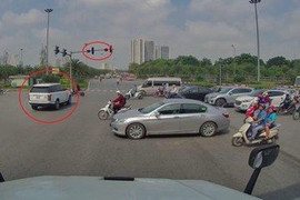 Clip: Vượt đèn đỏ, xe Range Rover gây tai nạn tại Hà Nội