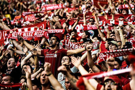 Video: Khoảnh khắc biển người tại Anh ăn mừng chức vô địch của Liverpool