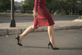 Phụ nữ Nhật Bản phản đối quy định đi giày cao gót