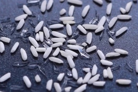 Video: Phân biệt gạo nhựa, cà phê bẩn và mẹo kiểm tra thực phẩm giả hữu ích