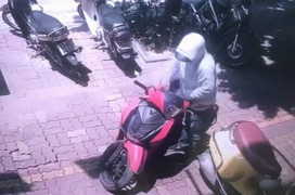 Clip: Màn bẻ khóa trộm xe SH chưa đến 2 giây ngay giữa phố Hà Nội