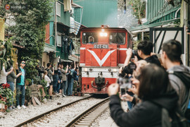 Tranh cãi việc dẹp bỏ cà phê đường tàu tại Hà Nội
