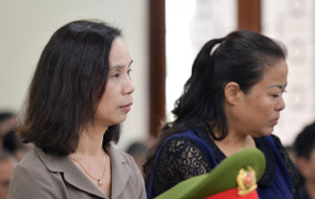 Video: Cựu Phó giám đốc Sở GD&ĐT Hà Giang bật khóc khi tự bào chữa