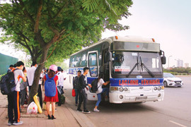 Video: Bát nháo nạn xe dù, bến cóc không biết bao giờ mới chấm dứt tại Hà Nội