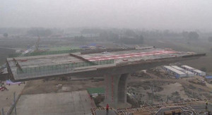 Cận cảnh xoay cây cầu 20.000 tấn chỉ trong 2 tiếng ở Trung Quốc