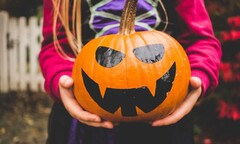 Kiêng mèo đen và những sự thật về lễ hội Halloween