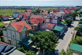 Video: Cận cảnh biệt thự, xe sang ở làng xuất khẩu lao động Nghệ An