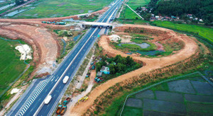 Vòng xoay cao tốc 34.500 tỷ đồng mới làm lại bị sạt lở