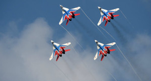 Cận cảnh tiêm kích ‘quái vật’ MiG-29 nhào lộn trên không