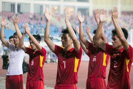 Video: U22 Việt Nam vỗ tay kiểu Viking cảm ơn người hâm mộ