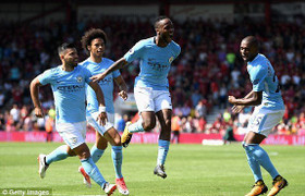 Man City thắng nghẹt thở, tạm dẫn đầu Ngoại hạng Anh