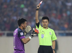 Bao giờ sai lầm thủ môn mới thôi ám ảnh bóng đá Việt Nam?