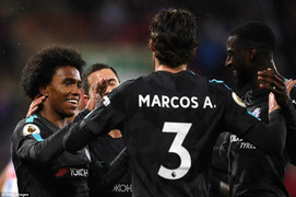 Chelsea thắng dễ, san bằng cách biệt với MU