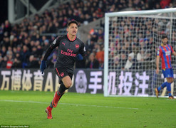Arsenal thắng kịch tính, áp sát top 4 Ngoại hạng Anh
