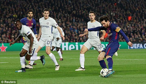 Dấu ấn vòng 1/8 Cúp C1: Messi phá dớp, MU bị loại ê chề