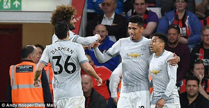 Tung quân dự bị, MU nhọc nhằn đánh bại Bournemouth