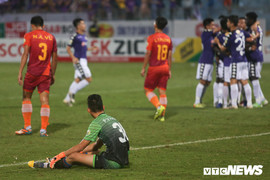 Thua đậm Hà Nội, HLV Sài Gòn trách cứ sai lầm của trọng tài