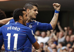 Thắng kịch tính Arsenal, Chelsea lên đầu bảng