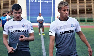 Keisuke Honda ra mắt, quyết cùng tuyển Campuchia đánh bại Việt Nam