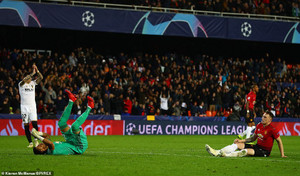 Lượt cuối vòng bảng Champions League: Liverpool lách cửa hẹp, Real, MU thua đau